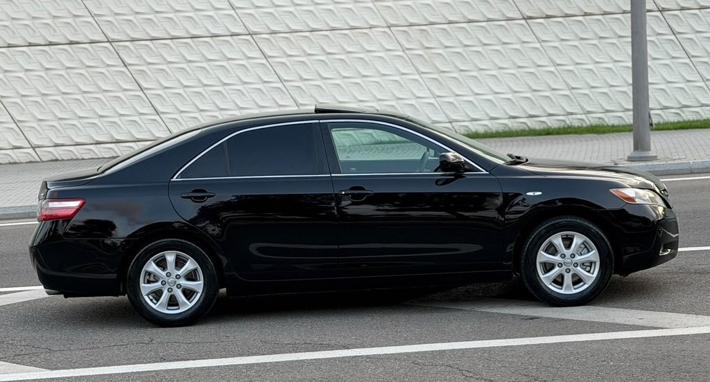 2008 Toyota Camry, 2.4L, 229000km - Image 9