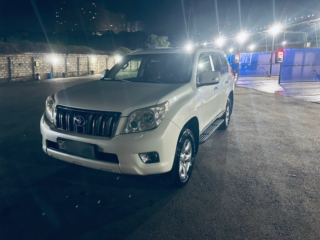 2012 Toyota Land Cruiser Prado, 2.7L, 207000km - Image 1