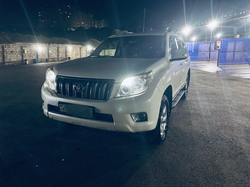 2012 Toyota Land Cruiser Prado, 2.7L, 207000km - Image 2