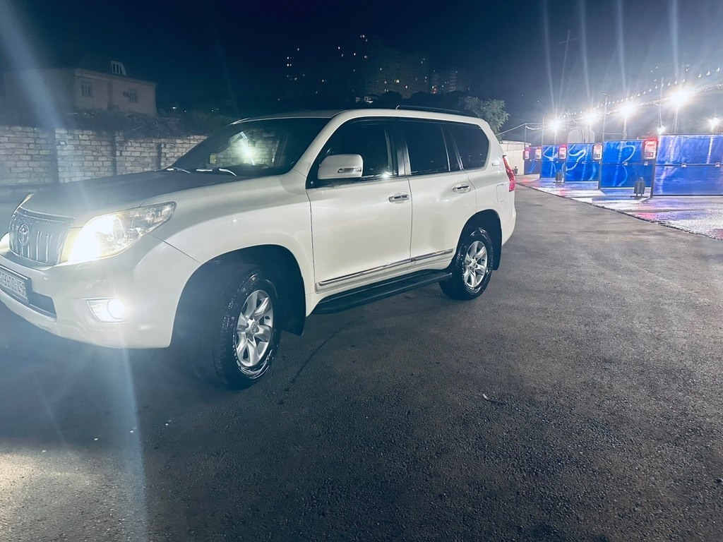 2012 Toyota Land Cruiser Prado, 2.7L, 207000km - Image 16
