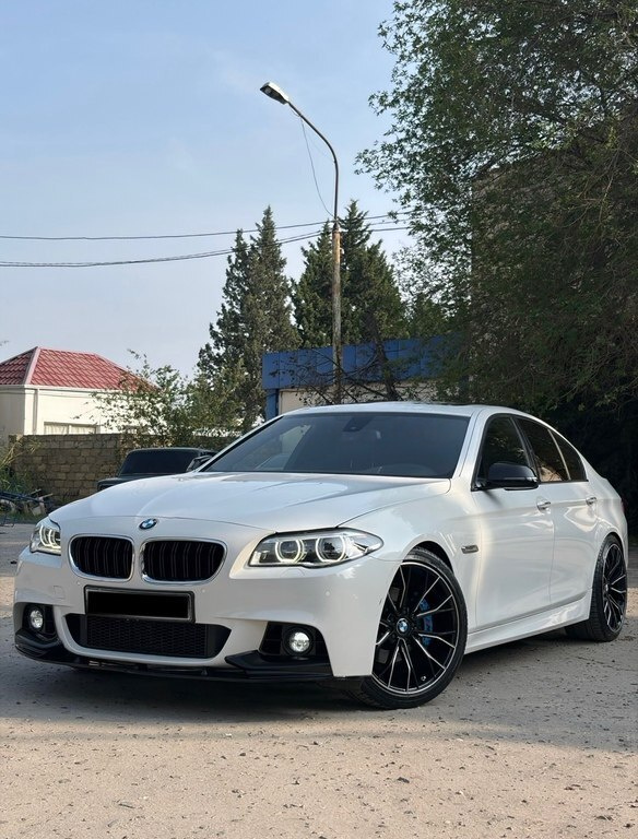 2015 BMW 528, 2.0L, 219000km - Image 2