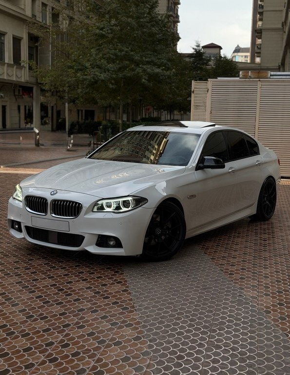 2014 BMW 528, 2.0L, 127000km - Image 1