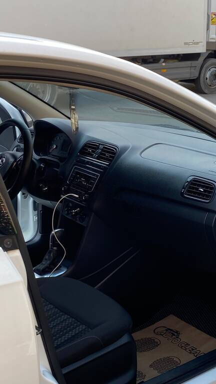 2018 Volkswagen Polo, 1.6L, 116000km - Image 13