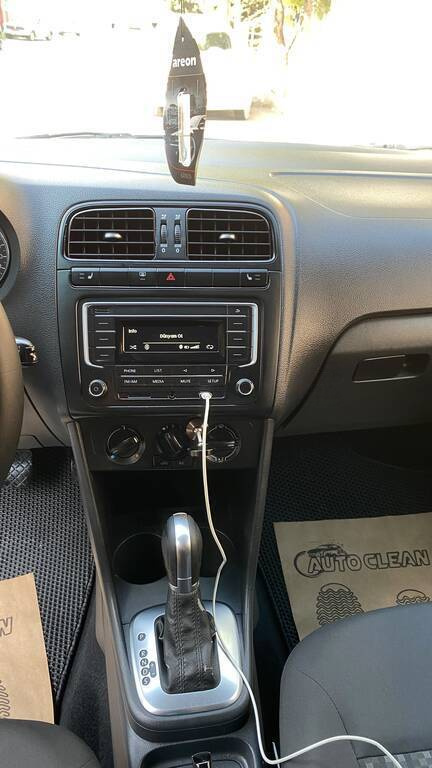 2018 Volkswagen Polo, 1.6L, 116000km - Image 5