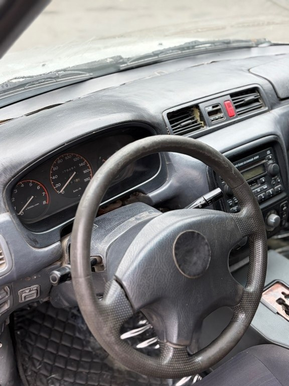 1996 Honda CR-V, 2.0L, 378000km - Image 8