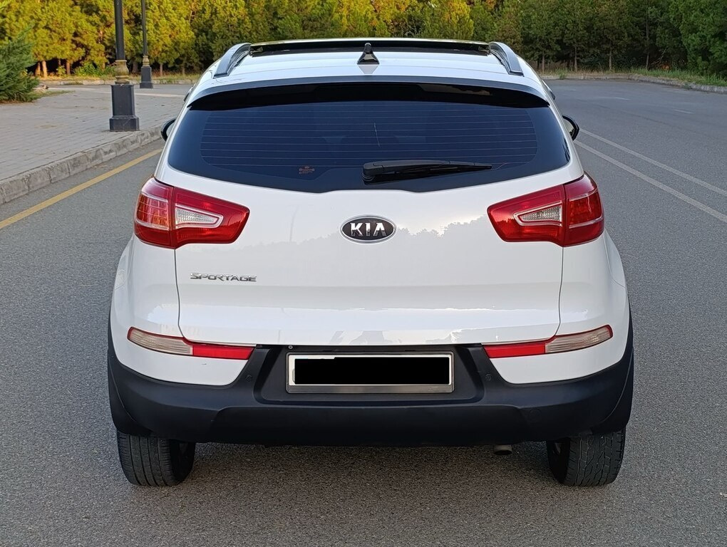 2011 Kia Sportage, 2.0L, 180000km - Image 6