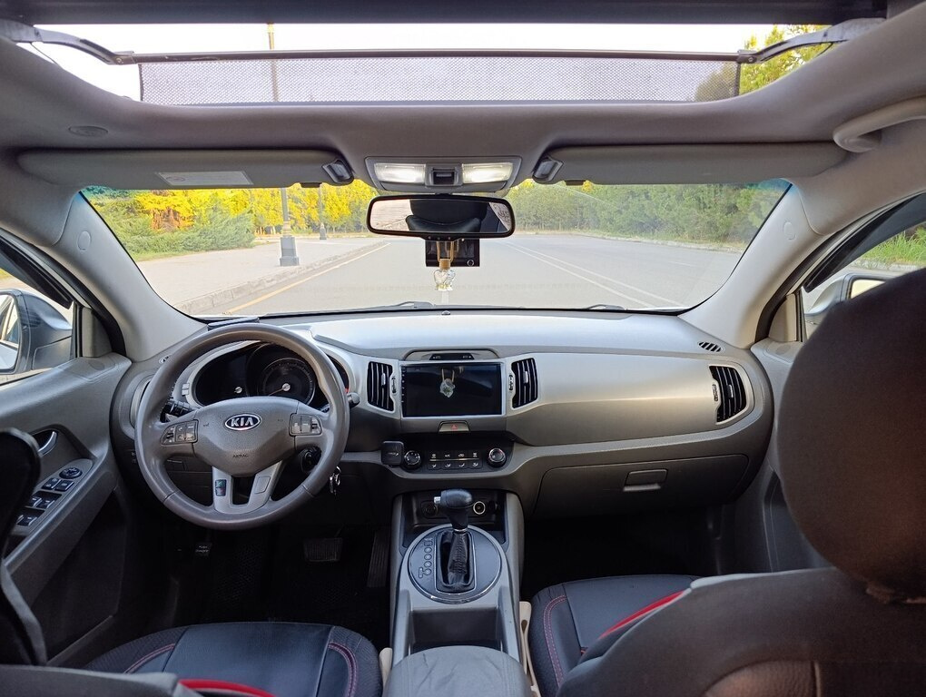 2011 Kia Sportage, 2.0L, 180000km - Image 7
