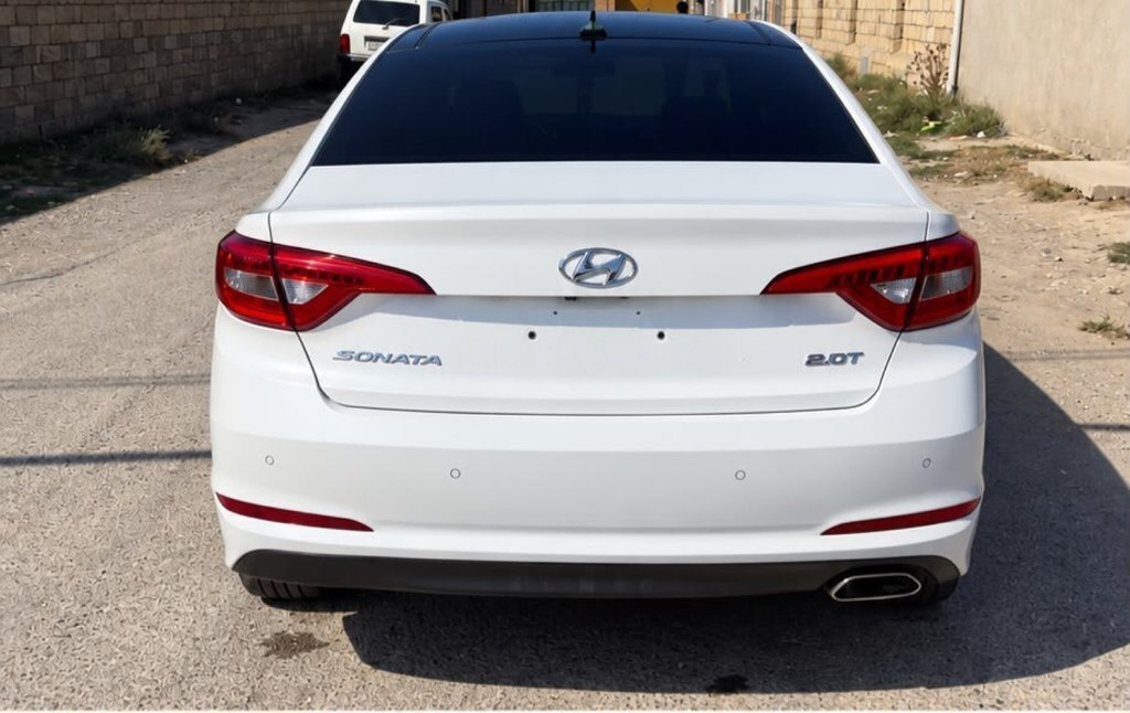 2016 Hyundai Sonata, 1.7L, 209000km - Image 2