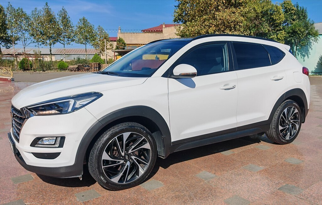 2019 Hyundai Tucson, 2.0L, 87354km - Image 3