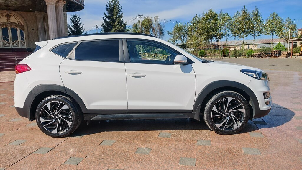 2019 Hyundai Tucson, 2.0L, 87354km - Image 4