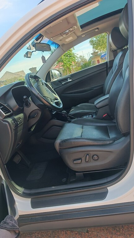 2019 Hyundai Tucson, 2.0L, 87354km - Image 9