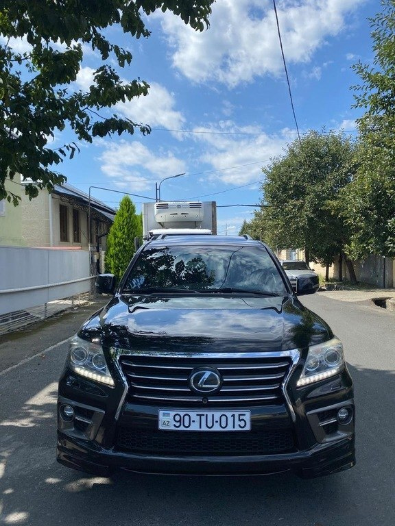 2013 Lexus LX 570, 5.7L, 157211km - Image 1