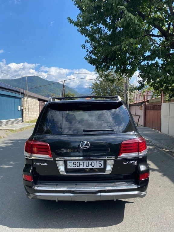 2013 Lexus LX 570, 5.7L, 157211km - Image 2
