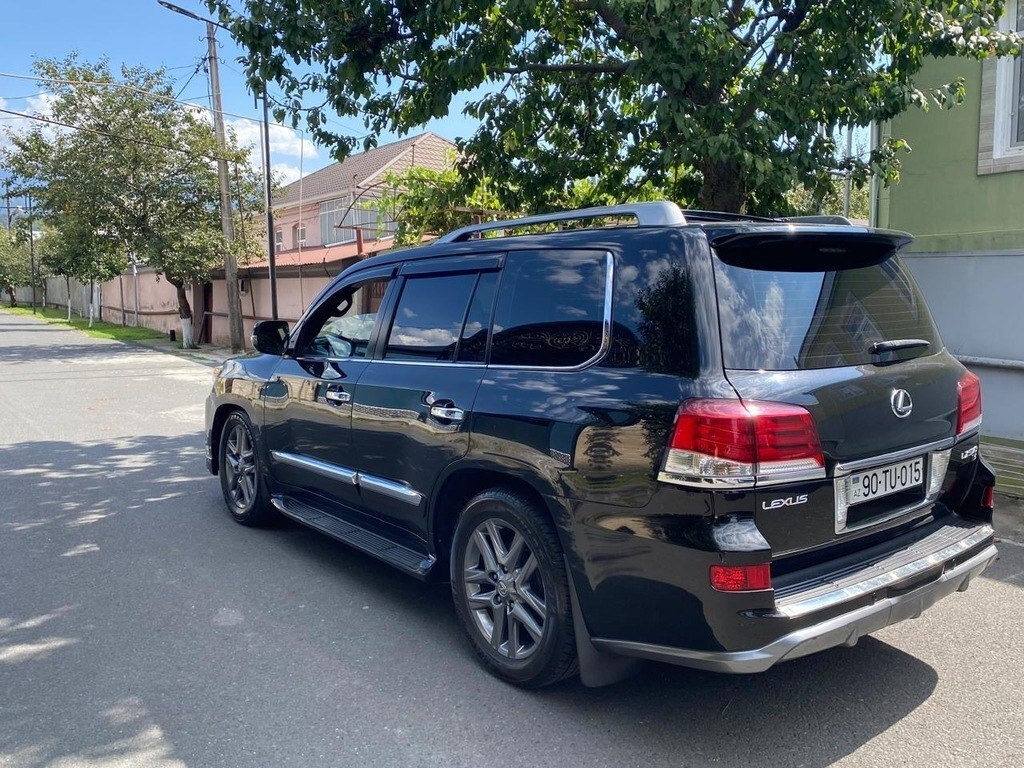 2013 Lexus LX 570, 5.7L, 157211km - Image 3