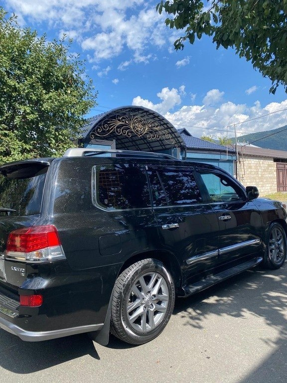 2013 Lexus LX 570, 5.7L, 157211km - Image 4