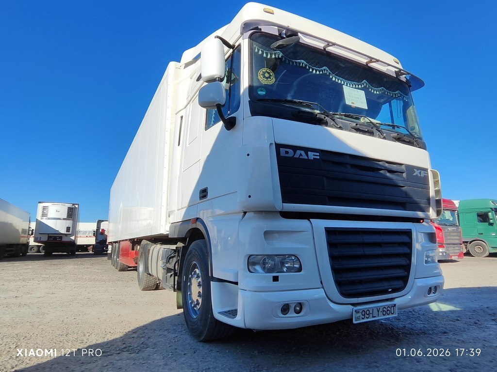 2011 DAF 105 XF, 12.0L, 1202207km - Image 2