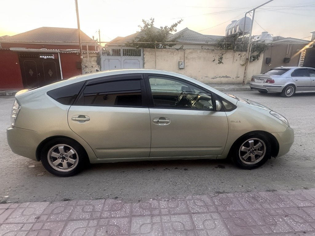 2007 Toyota Prius, 1.5L, 200000km - Image 3