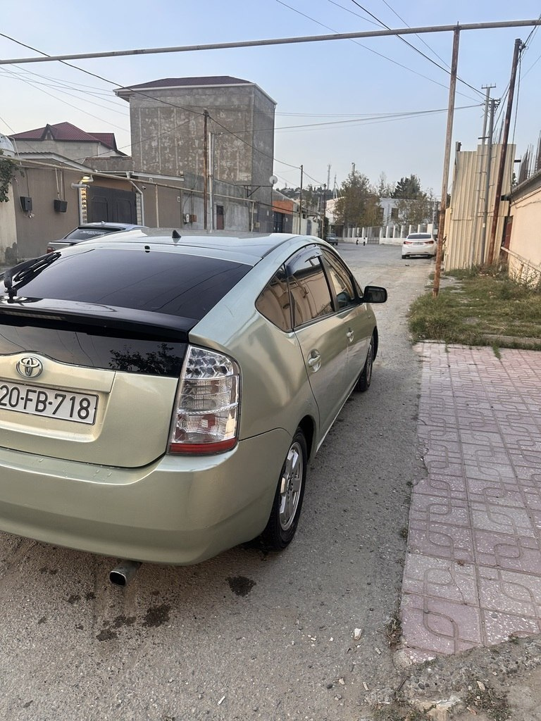 2007 Toyota Prius, 1.5L, 200000km - Image 4