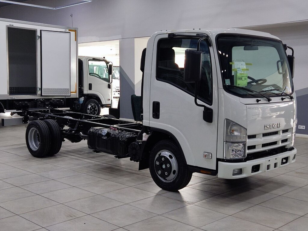 2026 Isuzu NMR 85 H, 3.0L, 0km - Image 3