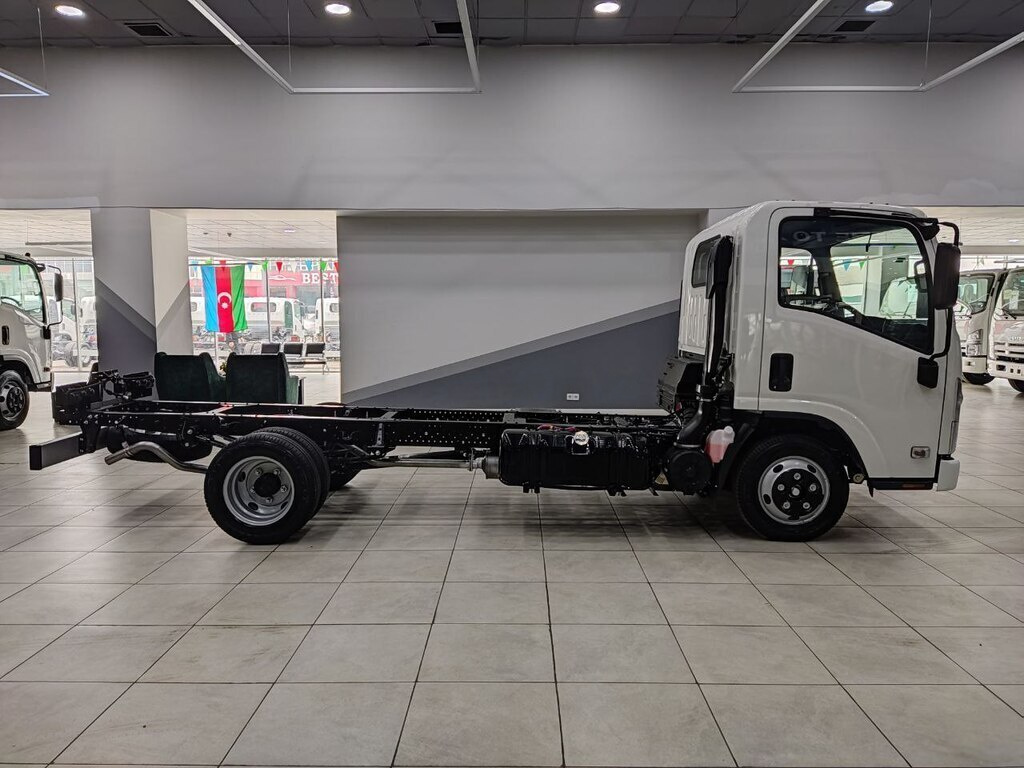 2026 Isuzu NMR 85 H, 3.0L, 0km - Image 4