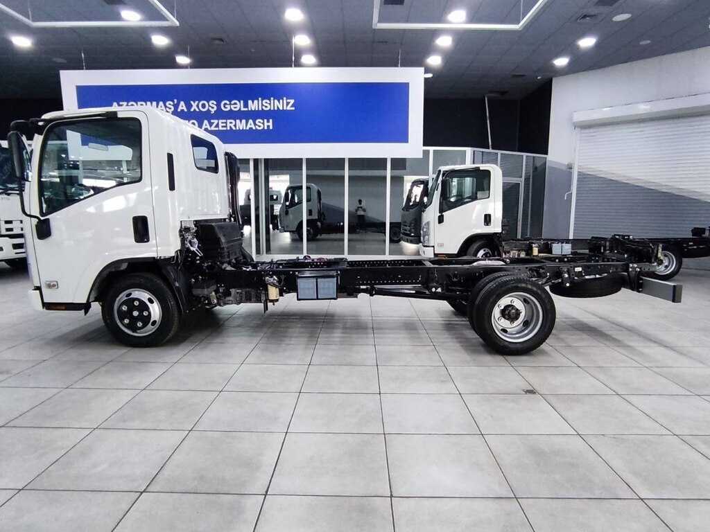 2026 Isuzu NMR 85 H, 3.0L, 0km - Image 5