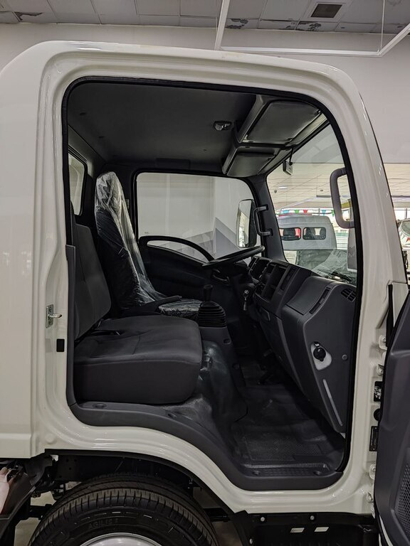 2026 Isuzu NMR 85 H, 3.0L, 0km - Image 8