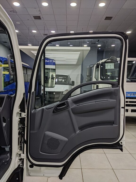 2026 Isuzu NMR 85 H, 3.0L, 0km - Image 9