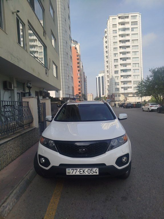 2010 Kia Sorento, 2.0L, 310000km - Image 2