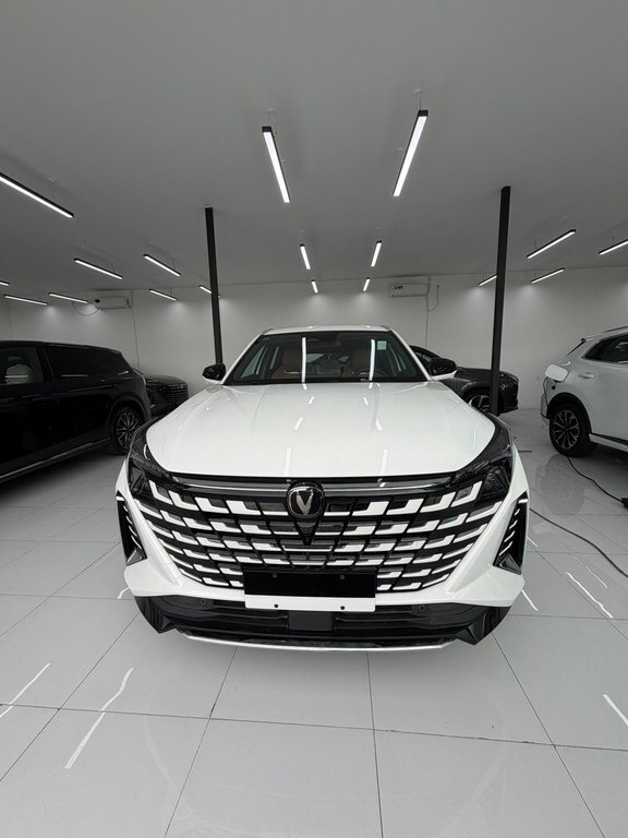 2025 Changan Uni-Z, 1.5L, 1km - Image 1
