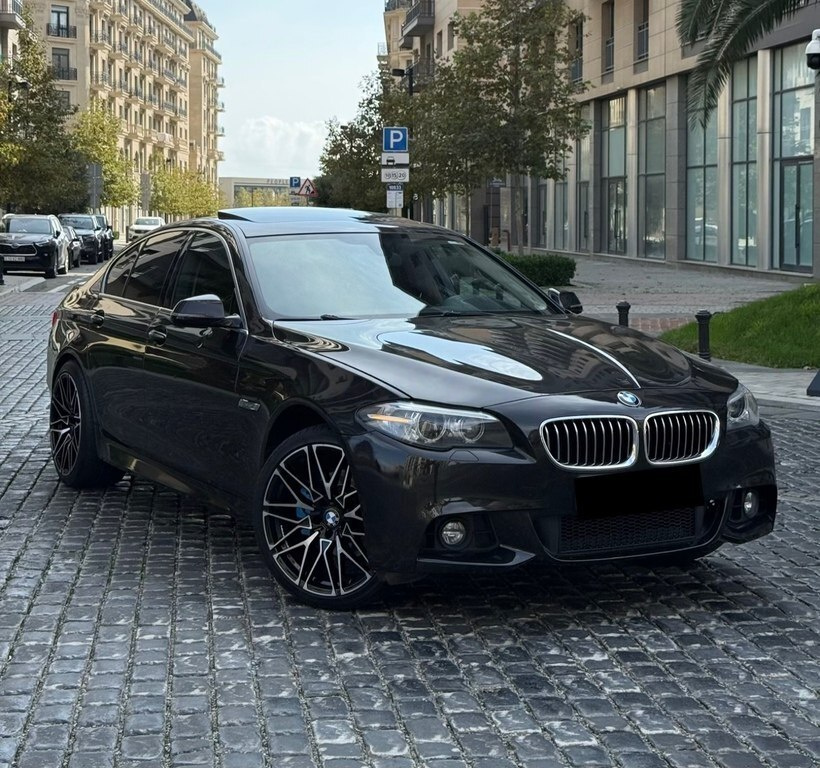 2015 BMW 528, 2.0L, 190000km - Image 1