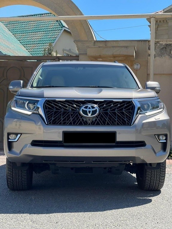 2018 Toyota Land Cruiser Prado, 3.0L, 111000km - Image 1