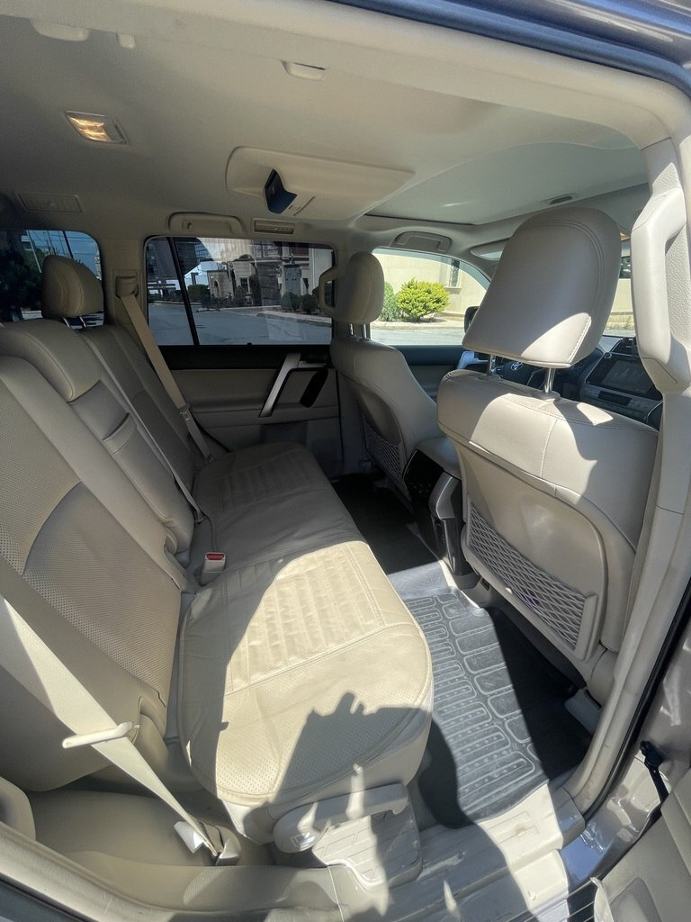 2018 Toyota Land Cruiser Prado, 3.0L, 111000km - Image 12