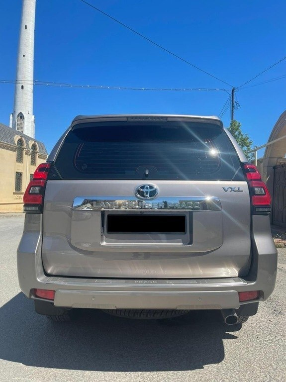 2018 Toyota Land Cruiser Prado, 3.0L, 111000km - Image 4