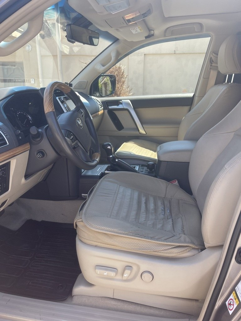 2018 Toyota Land Cruiser Prado, 3.0L, 111000km - Image 9