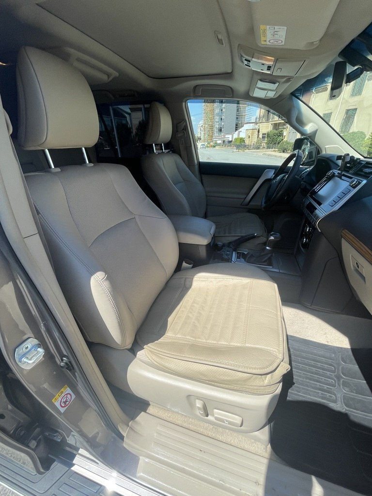 2018 Toyota Land Cruiser Prado, 3.0L, 111000km - Image 10