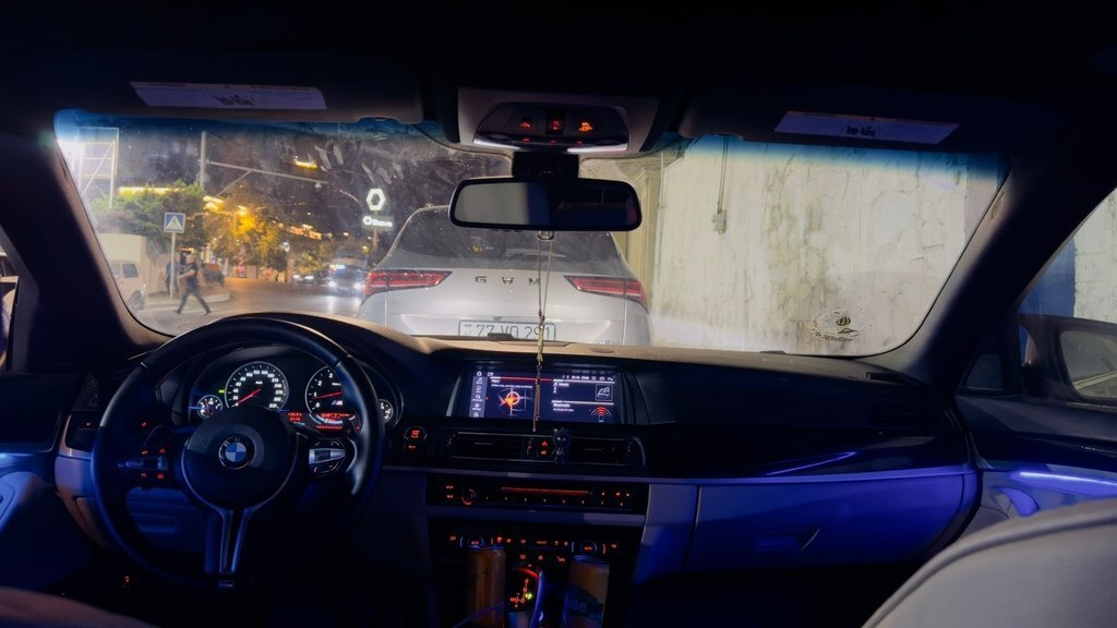 2013 BMW 528, 2.0L, 270000km - Image 10