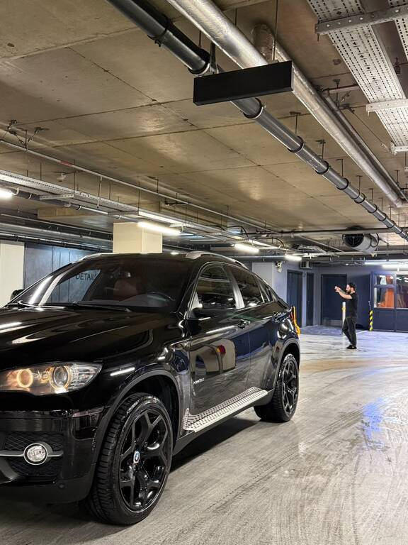 2012 BMW X6, 3.0L, 130000km - Image 2
