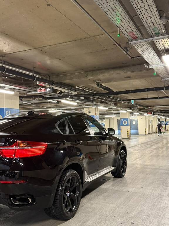 2012 BMW X6, 3.0L, 130000km - Image 4