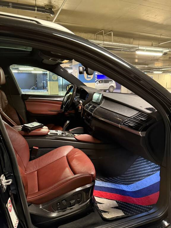 2012 BMW X6, 3.0L, 130000km - Image 9