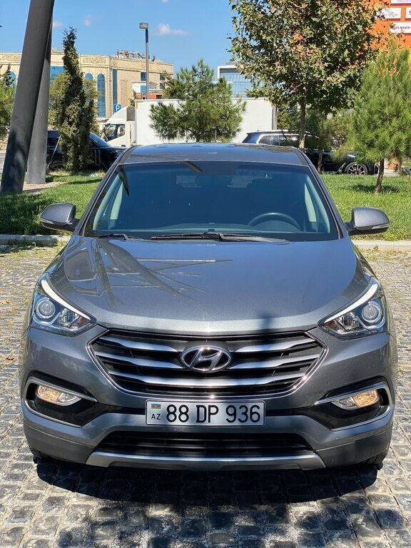2017 Hyundai Santa Fe, 2.0L, 192000km - Image 3