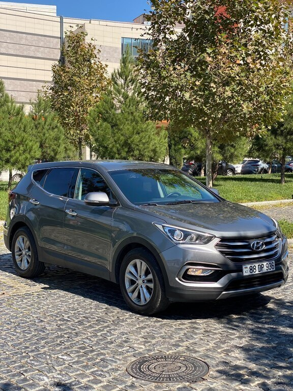 2017 Hyundai Santa Fe, 2.0L, 192000km - Image 8