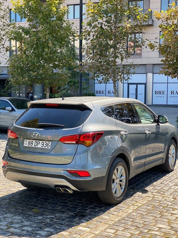 2017 Hyundai Santa Fe, 2.0L, 192000km - Image 10