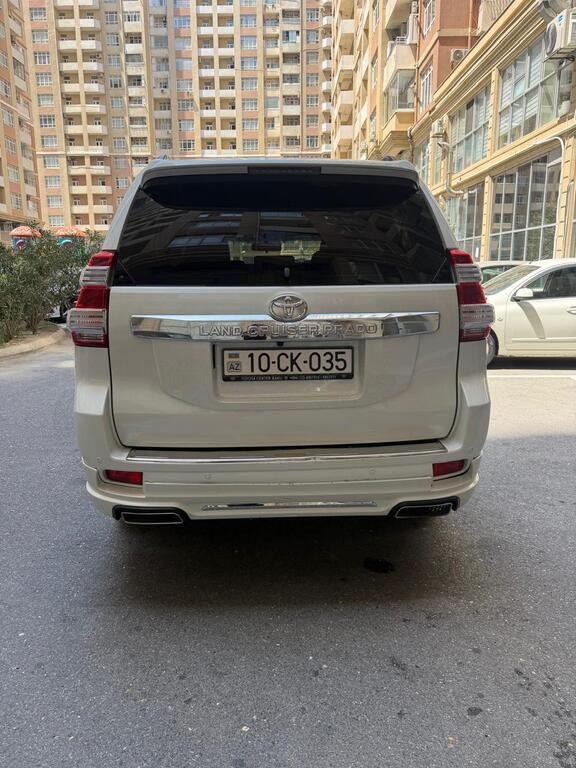 2015 Toyota Land Cruiser Prado, 2.7L, 147000km - Image 2