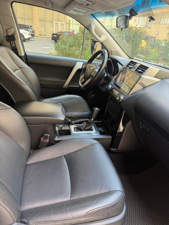 2015 Toyota Land Cruiser Prado, 2.7L, 147000km - Image 14