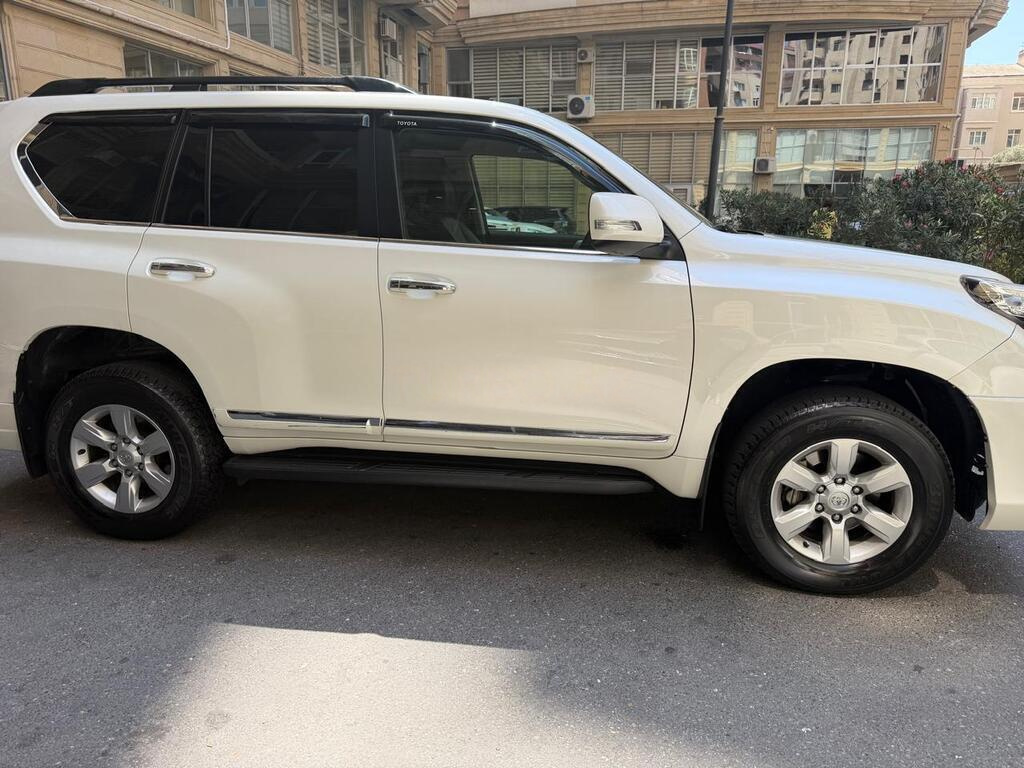 2015 Toyota Land Cruiser Prado, 2.7L, 147000km - Image 9