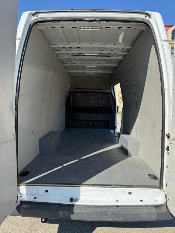 2011 Ford Transit, 2.4L, 211772km - Image 10