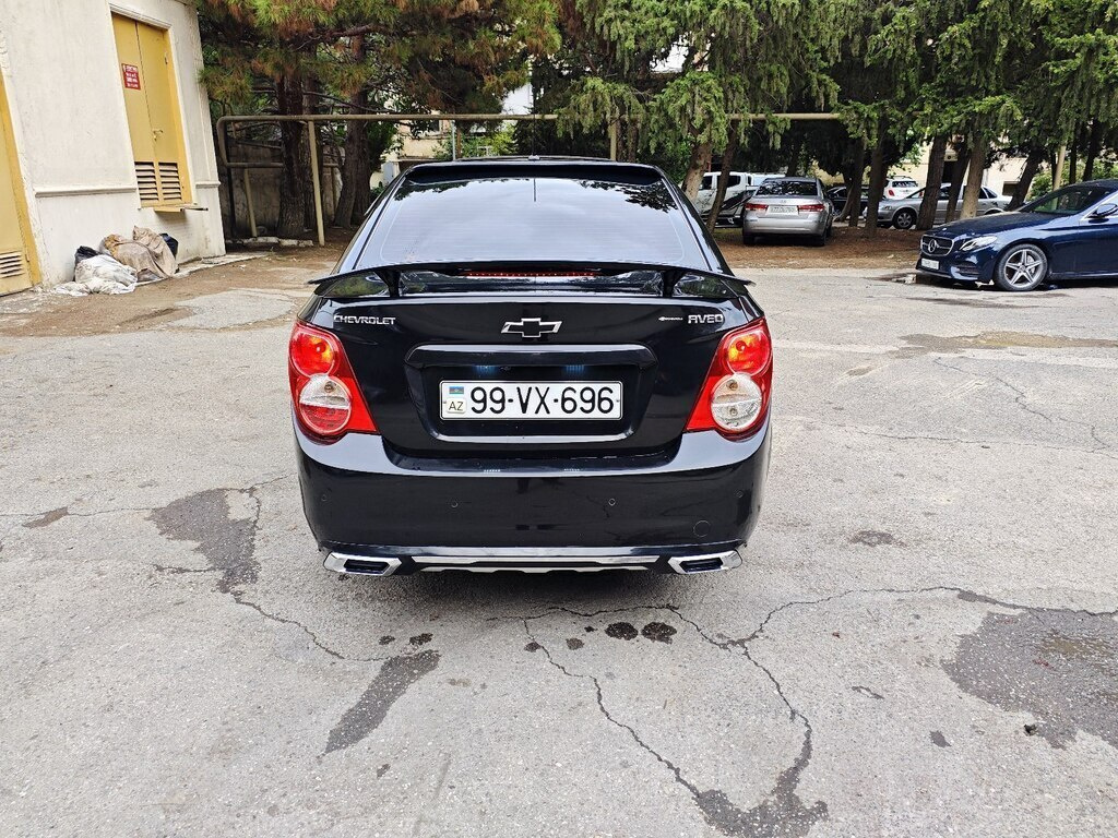 2013 Chevrolet Aveo, 1.6L, 175000km - Image 2