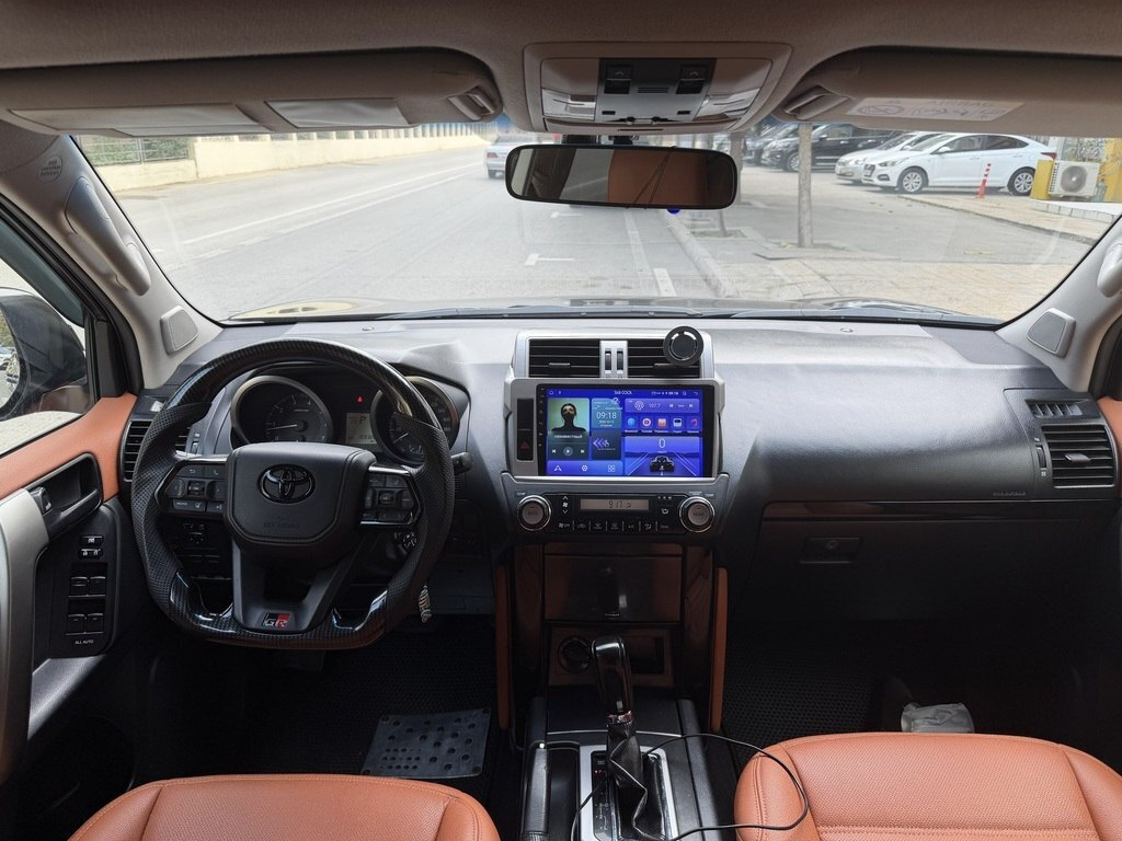 2014 Toyota Land Cruiser Prado, 2.7L, 159000km - Image 3
