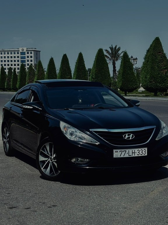 2011 Hyundai Sonata, 2.4L, 228000km - Image 1