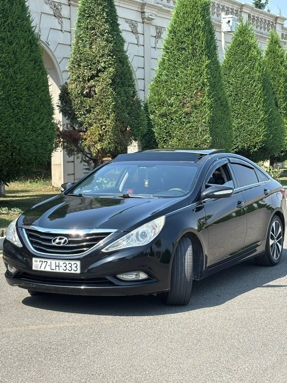 2011 Hyundai Sonata, 2.4L, 228000km - Image 2